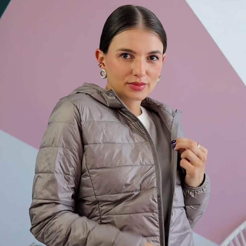 Jaqueta Lia Forrada de Pluma com Capuz - Velvett 