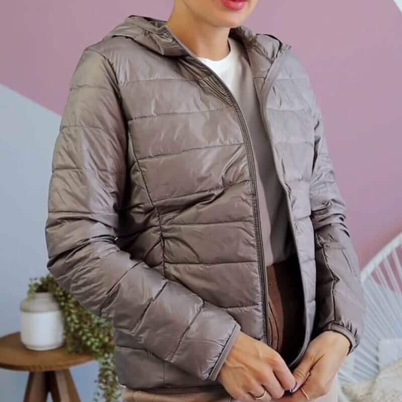 Jaqueta Lia Forrada de Pluma com Capuz - Velvett 