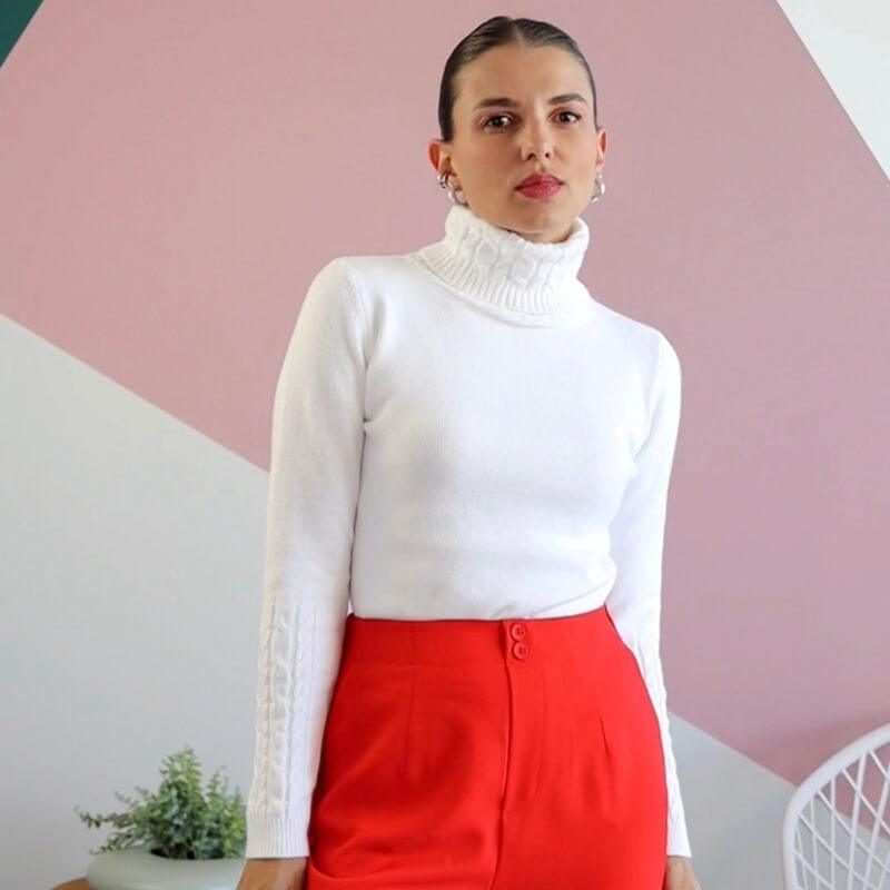 Blusa Bia Gola Alta Trabalhada - Velvett 